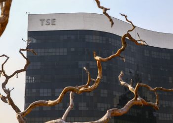 TSE inicia julgamento que pode levar à inelegibilidade de Bolsonaro