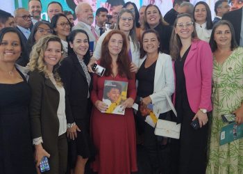 Professora representa município de Monteiro no lançamento do Compromisso Nacional ‘Criança Alfabetizada’