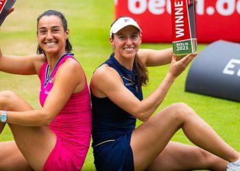 Luisa Stefani fatura título de duplas femininas do WTA 500 de Berlim