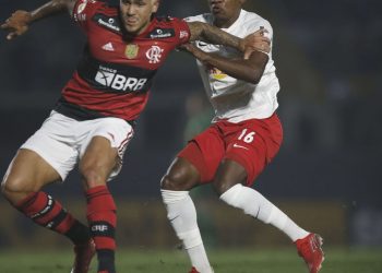 De olho na ponta da classificação, Flamengo visita Bragantino