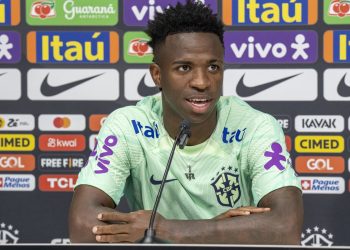 Vinicius Júnior agradece apoio na luta contra o racismo
