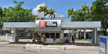 Prefeitura de João Pessoa move ação contra invasores de área ambientalmente protegida, na Praia do Sol