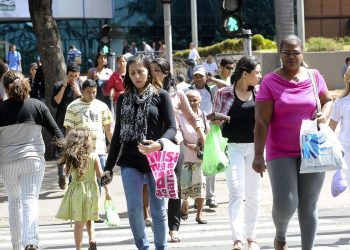 População com mais de 65 anos sobe para 10,5% em 2022