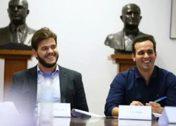 Ex-vice de Bruno, Lucas diz que prefeito faz “gestão catastrófica” em Campina Grande