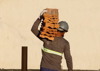 CNI: indústria da construção está empregando mais no país