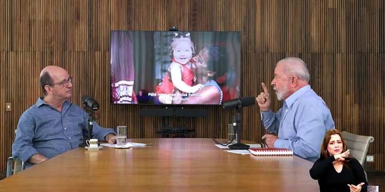 Estou extremamente satisfeito, diz Lula sobre seis meses de governo