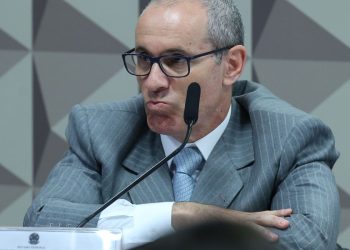 Relação de Bolsonaro com mensagens de Lawand divide CPMI do Golpe