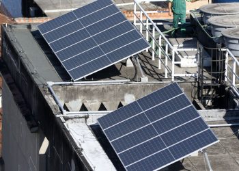 Brasil chega a 2 milhões de placas solares em telhados e terrenos