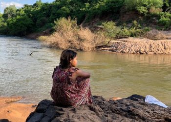 Primeira menstruação é tema de filme inteiramente falado em guarani