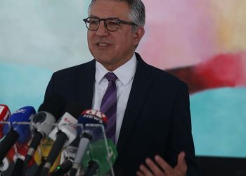 Padilha anuncia força-tarefa para acelerar nomeações no governo