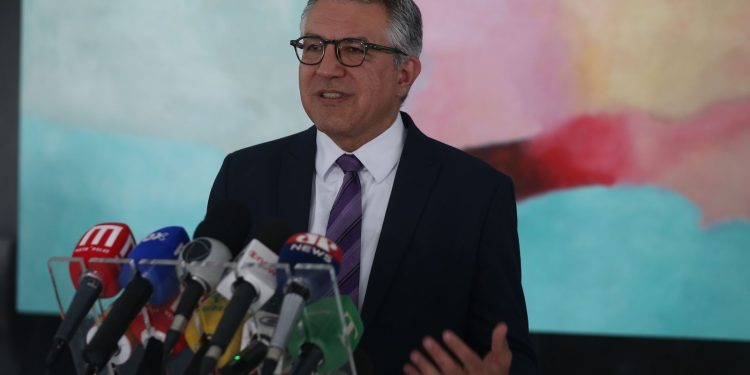 Padilha anuncia força-tarefa para acelerar nomeações no governo