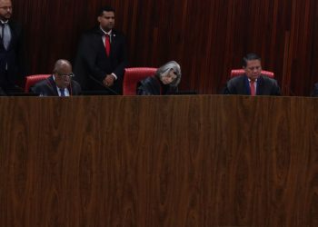 TSE entra hoje na quarta sessão para julgamento de Bolsonaro