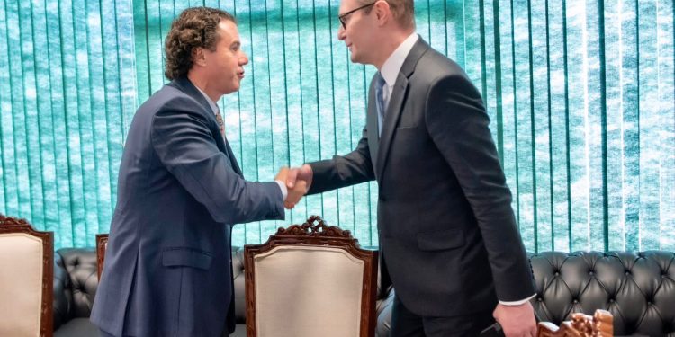 Veneziano apresenta relatório ‘técnico e objetivo’ sobre indicação de Zanin ao STF