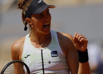 Bia Haddad estreia com vitória de virada no Torneio de Wimbledon