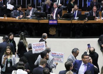 Câmara discute reforma tributária, que deve ser votada nesta quinta