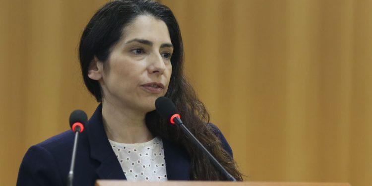 Brasil em Pauta discute regulamentação do trabalho por aplicativo