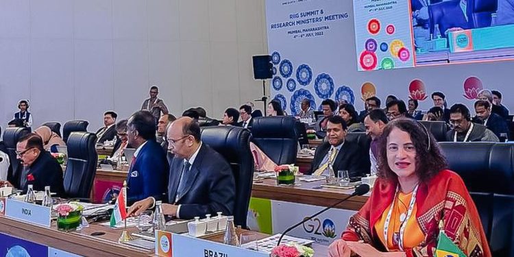 Ministra defende transferência de tecnologia no combate à desigualdade