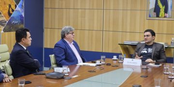 João Azevêdo discute andamento das obras do Polo Turístico Cabo Branco e do Centro de Convenções de Campina com ministro do Turismo