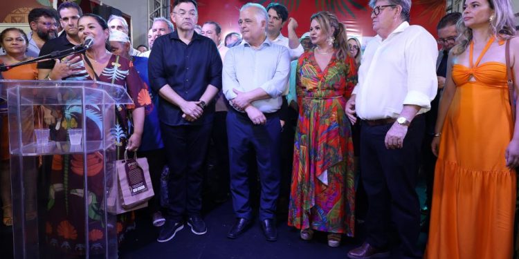 João Azevêdo e ministro Márcio França abrem 37° Salão do Artesanato Paraibano e assinam convênio para fortalecer ainda mais o segmento