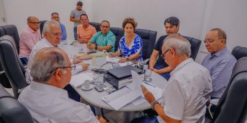 Cícero Lucena assina contrato para mais 35 ônibus, que farão a Capital ter a 3ª frota mais nova do Nordeste