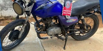 POLÍCIA MILITAR  APREENDE VEÍCULO COM SINAIS IDENTIFICADORES ADULTERADOS NA ZONA RURAL DE TEIXEIRA
