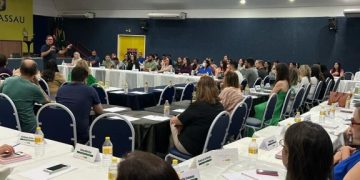 Secretaria de Saúde reúne coordenadores para apresentar protocolo de atendimento nas UBS e alinhamento de ações em 2024