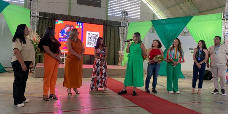 Secretária de Educação de Monteiro participa da II Jornada do Professor Empreendedor