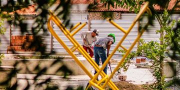 Praça do bairro Palmeira Imperial passa por serviços de acabamento e entrega está prevista para abril