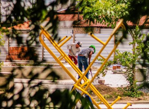 Praça do bairro Palmeira Imperial passa por serviços de acabamento e entrega está prevista para abril
