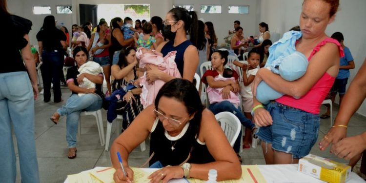 Centro de Especialidades Médicas realiza mutirão de teste do olhinho em Monteiro