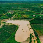 Barragens construídas pela Prefeitura transbordam e euforia toma conta de moradores da zona rural de Campina Grande