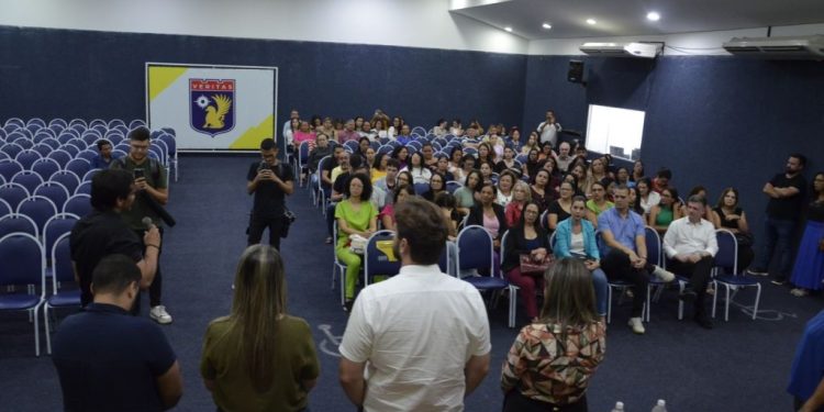 Secretaria de Saúde capacita servidores para atenderem população com comunicação efetiva e humanização