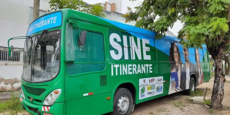 Semana de inauguração do Sine Itinerante registra 230 oportunidades de emprego cadastradas pelas empresas de Campina Grande