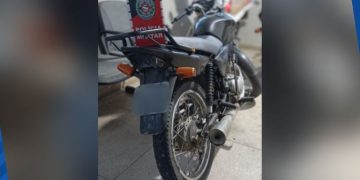 POLÍCIA MILITAR APREENDE MOTOCICLETA COM SINAIS IDENTIFICADORES ADULTERADOS EM MÃE D’ÁGUA.