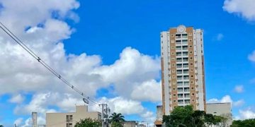 Parque Evaldo Cruz: Obras avançam com implementação de base para cobertura asfáltica na ponte e revestimento em cerâmica na fonte luminosa