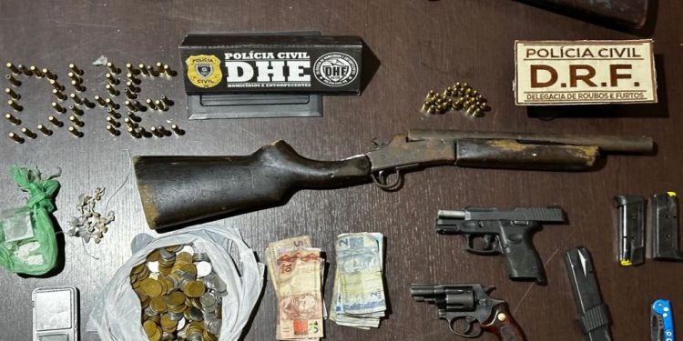 EM PATOS: Polícia Civil prende quatro suspeitos e apreende cinco armas de fogo