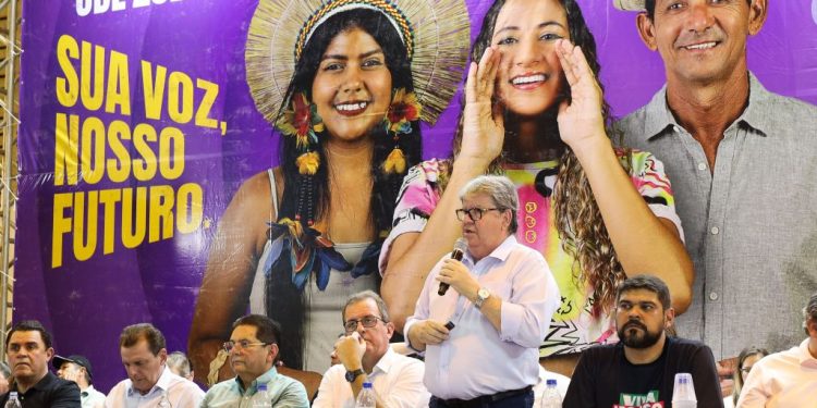 João Azevêdo entrega mais de R$ 21 milhões em obras e serviços durante audiência do Orçamento Democrático em Sousa