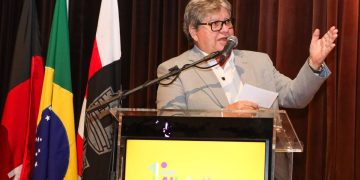 Em solenidade de um ano do ‘Alfabetiza Mais Paraíba’, governador premia escolas que atingiram metas de alfabetização na idade certa