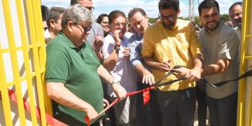 João Azevêdo entrega creche, tomógrafo e inspeciona obras de educação e infraestrutura rodoviária em São Bento e Pombal