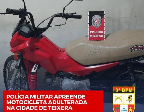 POLÍCIA MILITAR APREENDE MOTOCICLETA ADULTERADA NA CIDADE DE TEIXERA