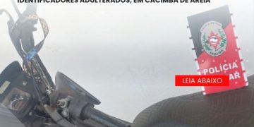 POLICIA MILITAR APREENDE MOTOCICLETA COM SINAIS IDENTIFICADORES ADULTERADOS, EM CACIMBA DE AREIA