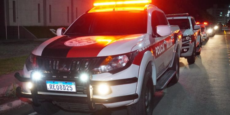 Polícia captura três foragidos da Justiça na região metropolitana da Capital Polícia captura três foragidos da Justiça na região metropolitana da Capital