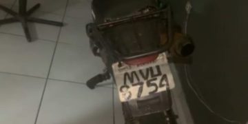 POLÍCIA MILITAR APREENDE MOTOCICLETA ADULTERADA EM SUMÉ