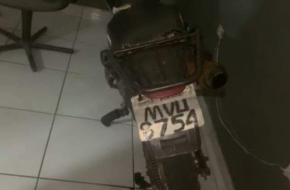 POLÍCIA MILITAR APREENDE MOTOCICLETA ADULTERADA EM SUMÉ