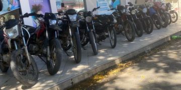 Operação Sinais: polícia recupera 20 veículos roubados e apreende armas na região de Queimadas