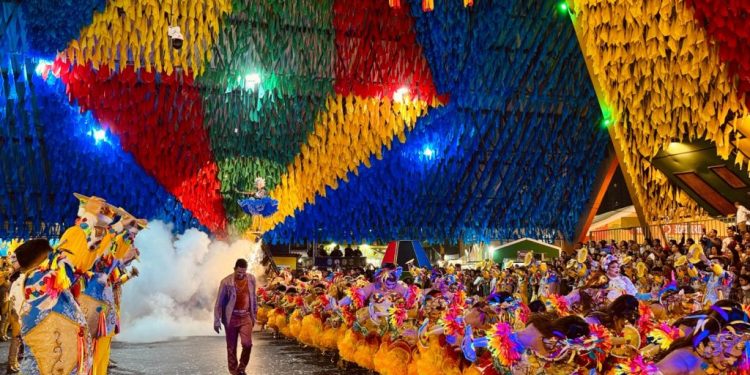Segundo dia da Mostra das Campeãs n’O Maior São João do Mundo lota Pirâmide do Parque do Povo e evidencia potência das quadrilhas juninas