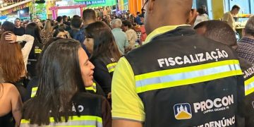 Campanha: Procon-CG distribui mais de 10 mil materiais educativos durante O Maior São João do Mundo 2025