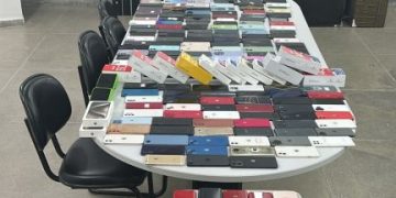 Polícia Cívil recupera 219 aparelhos celulares, cinco notebooks, um bloqueador de sinal de celular