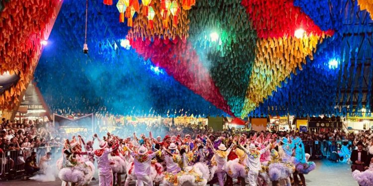 Primeiro dia da Mostra das Campeãs celebra tradição e emoção das quadrilhas juninas n’O Maior São João do Mundo
